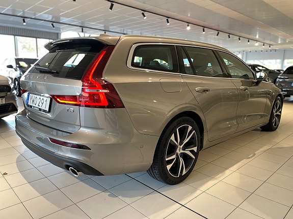 Volvo V60 4 of 25