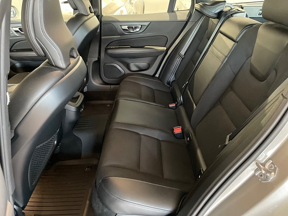 Volvo V60 17 of 25