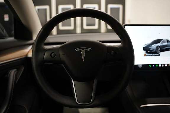 Tesla Model 3 13 of 23