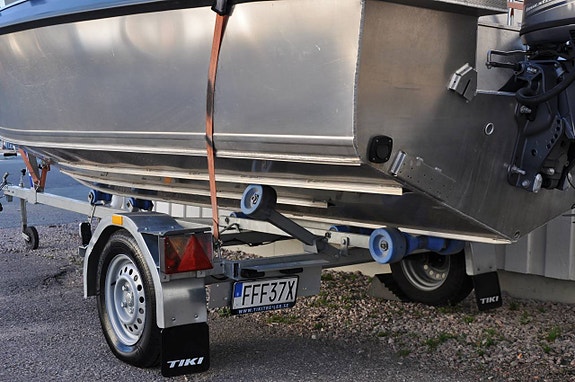 Buster X Yamaha F70 Trailer 12 of 12