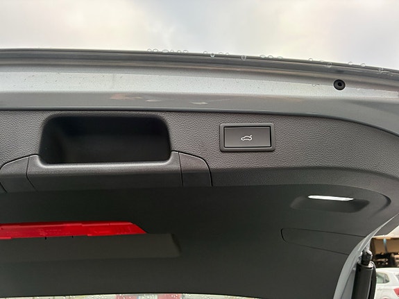 Volkswagen Passat 9 of 12