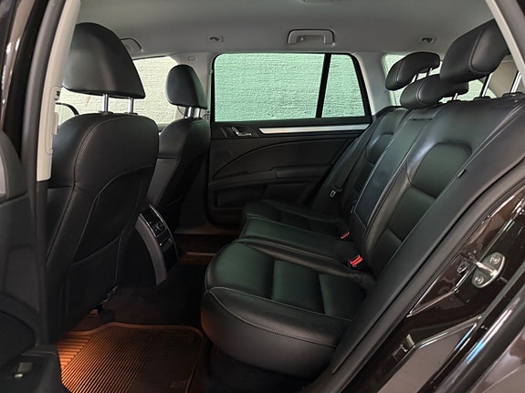 Skoda Superb 11 of 24