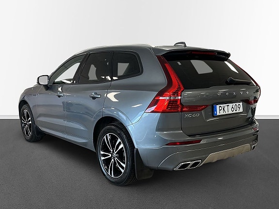 Volvo XC60 2 of 12