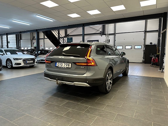 Volvo V90 Cross Country 9 of 30