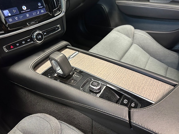 Volvo V90 Cross Country 22 of 30
