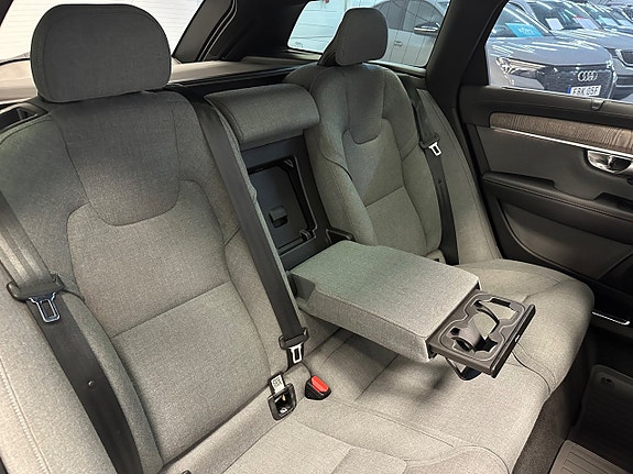 Volvo V90 Cross Country 17 of 30