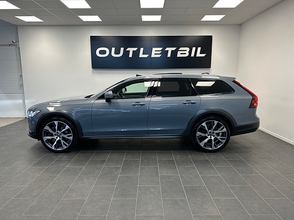 Volvo V90 Cross Country 2 of 30
