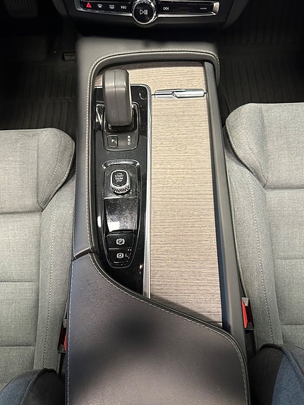 Volvo V90 Cross Country 24 of 30