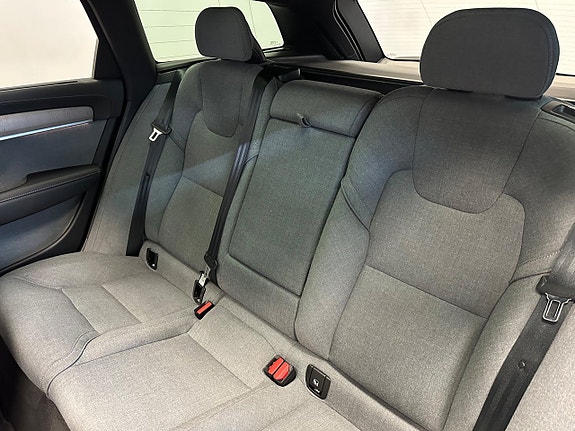 Volvo V90 Cross Country 16 of 30