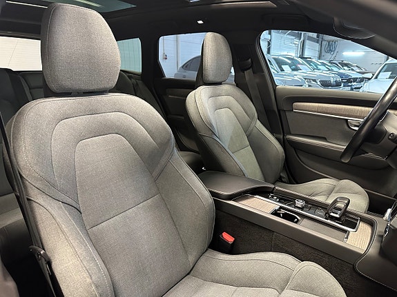 Volvo V90 Cross Country 13 of 30