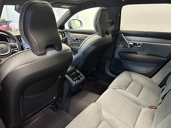 Volvo V90 Cross Country 14 of 30