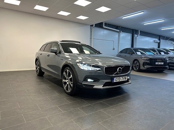 Volvo V90 Cross Country 6 of 30
