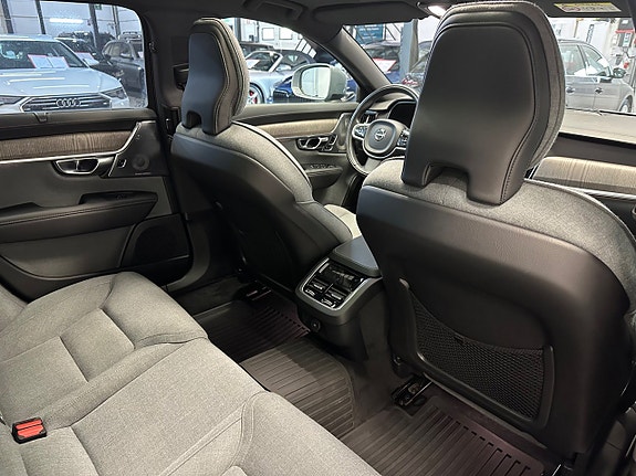 Volvo V90 Cross Country 15 of 30
