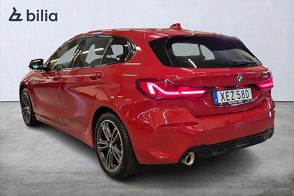 BMW 118i 2 of 18