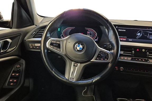 BMW 118i 9 of 18