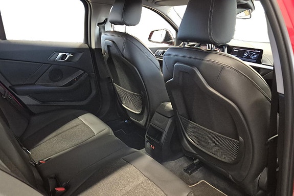 BMW 118i 7 of 18