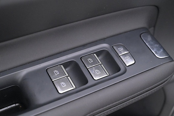 Polestar 4 12 of 27