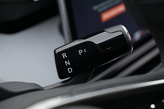 Polestar 4 8 of 27