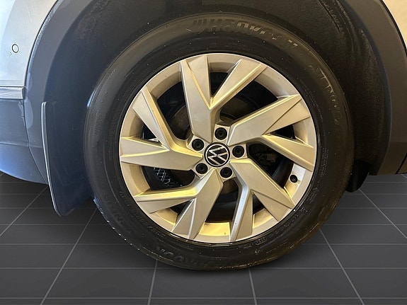 Volkswagen Tiguan 4 of 6