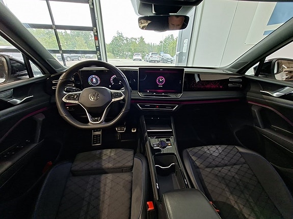 Volkswagen Tiguan 8 of 15