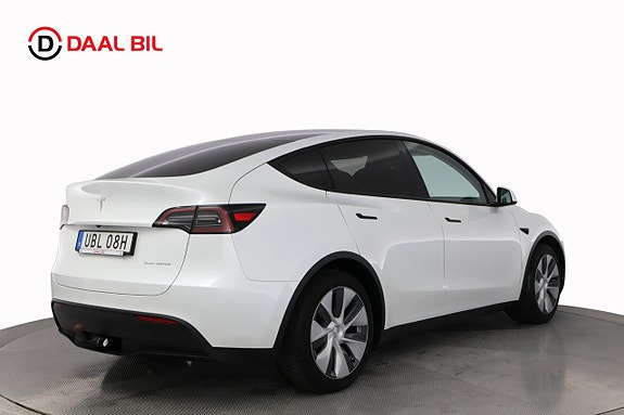 Tesla Model Y 6 of 23