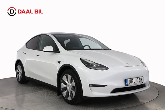 Tesla Model Y 3 of 23