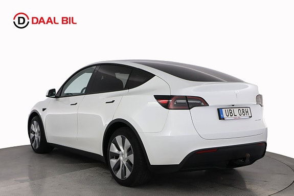 Tesla Model Y 8 of 23