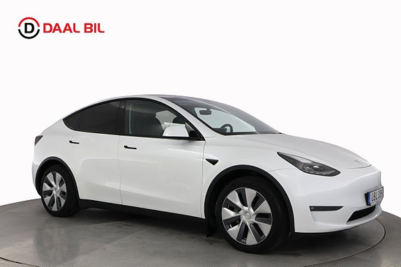 Tesla Model Y 4 of 23