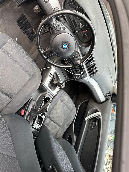 BMW 316Ti 4 of 4