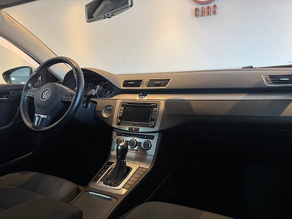 Volkswagen Passat 11 of 15