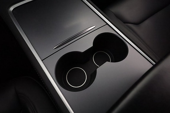 Tesla Model Y 23 of 26