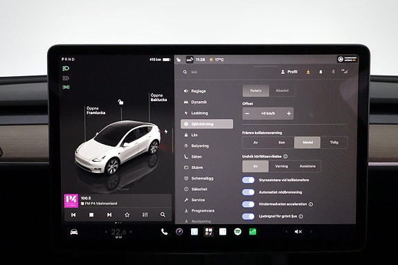Tesla Model Y 18 of 26