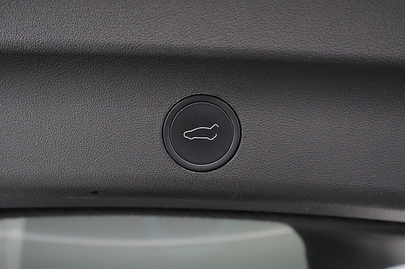 Tesla Model Y 26 of 26