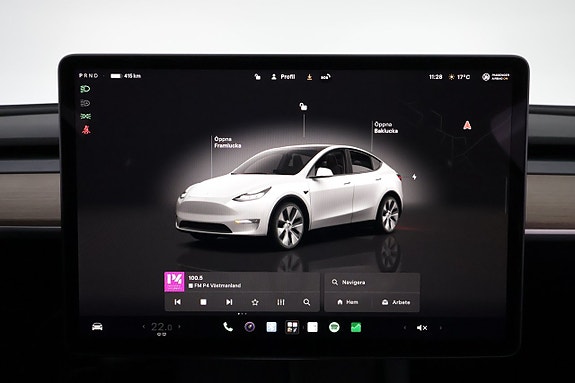 Tesla Model Y 16 of 26