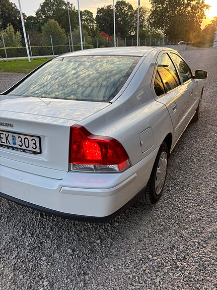 Volvo S60 3 of 7