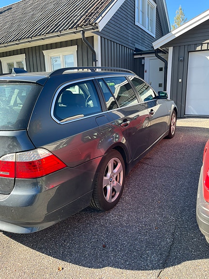 BMW 525i 4 of 5