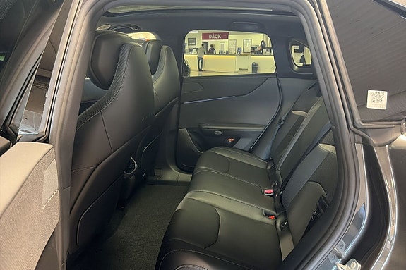 Mazda CX-6e 7 of 10