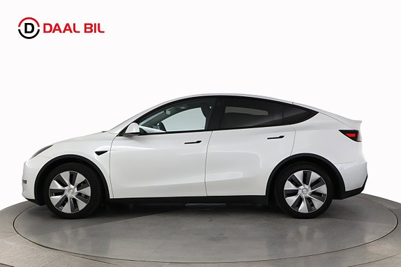 Tesla Model Y 9 of 26