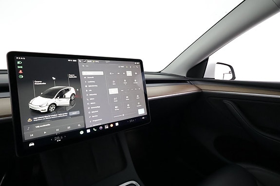Tesla Model Y 22 of 26