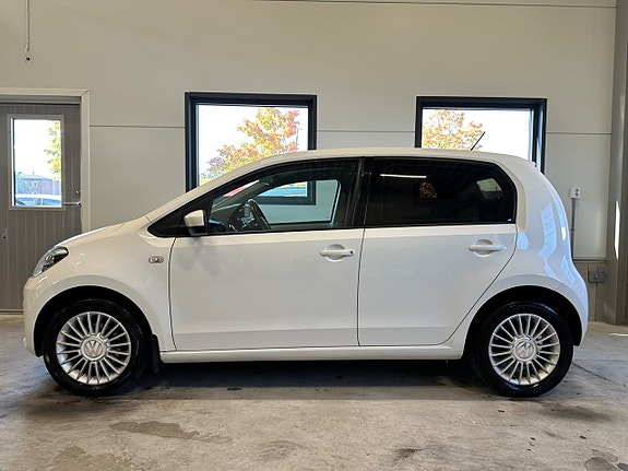 Volkswagen UP! 3 of 21