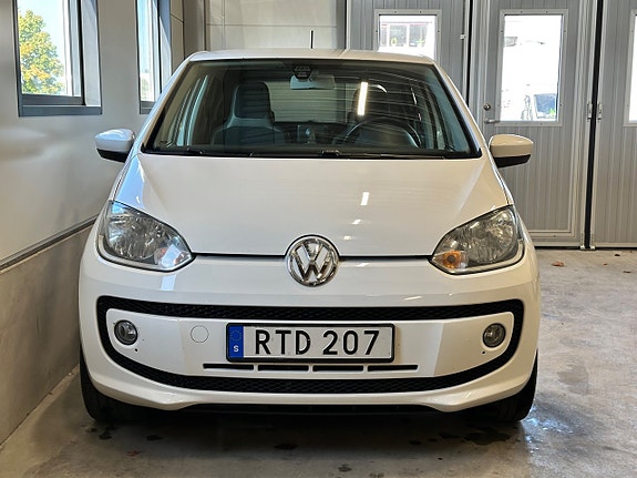 Volkswagen UP! 2 of 21