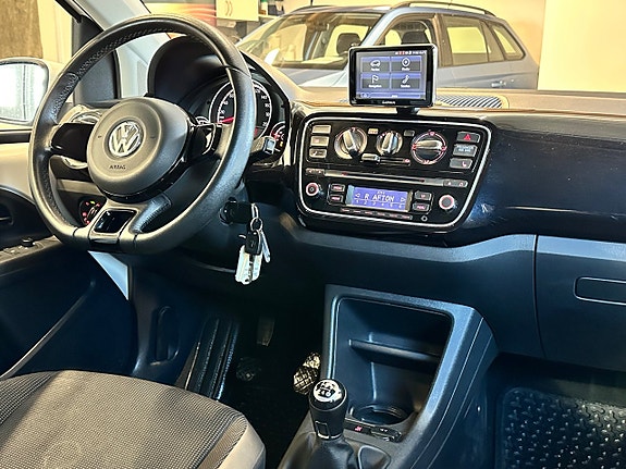 Volkswagen UP! 10 of 21