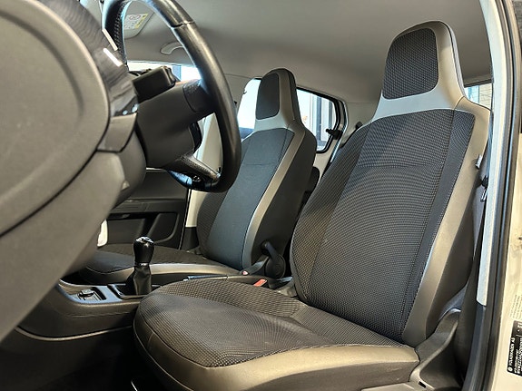Volkswagen UP! 7 of 21