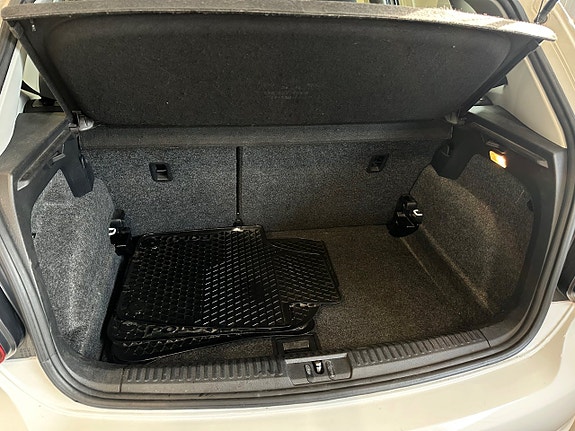 Volkswagen Polo 16 of 16