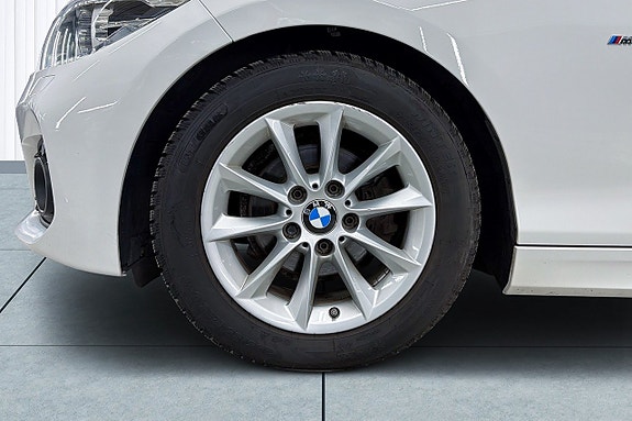 BMW 118i 8 of 18
