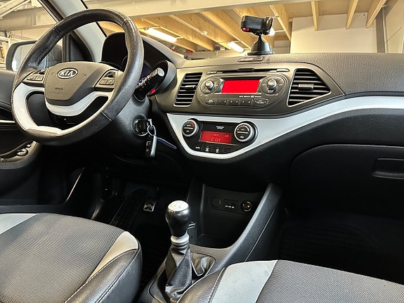 Kia Picanto 10 of 17