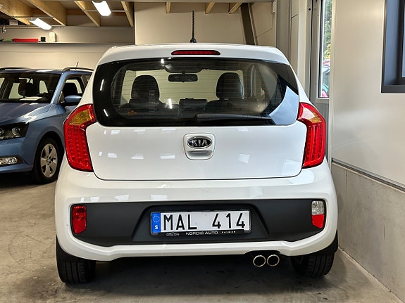 Kia Picanto 5 of 17