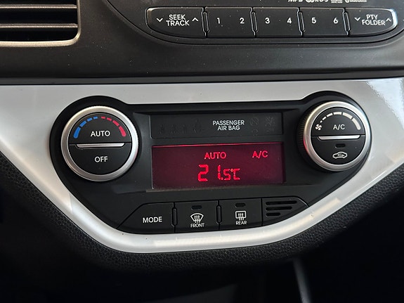 Kia Picanto 13 of 17