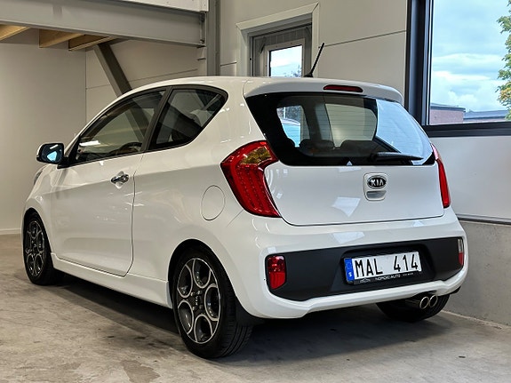 Kia Picanto 4 of 17