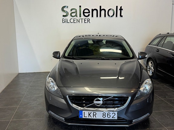 Volvo V40 3 of 25